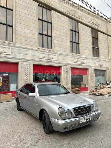 Mercedes E 240 1998, 319,000 km - 2.4 l - Kürdəmir