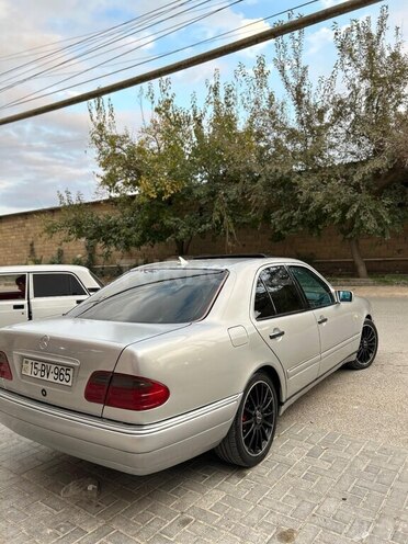 Mercedes E 240 1998, 319,000 km - 2.4 l - Kürdəmir