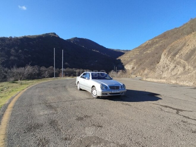 Mercedes E 270 2001, 445,063 km - 2.7 l - Masallı