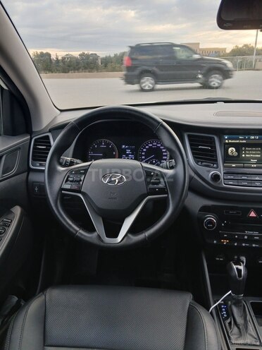 Hyundai Tucson 2015, 225,000 km - 2.0 l - Salyan