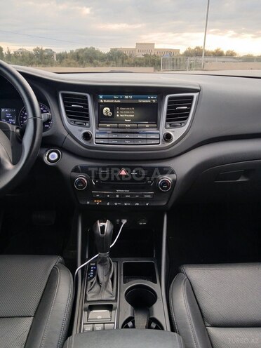 Hyundai Tucson 2015, 225,000 km - 2.0 l - Salyan