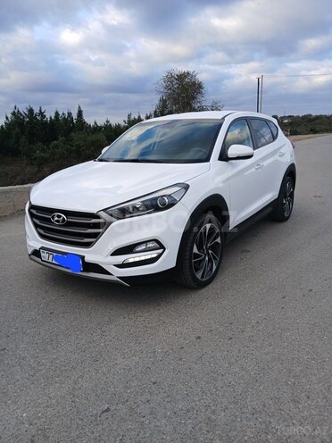 Hyundai Tucson 2015, 225,000 km - 2.0 l - Salyan