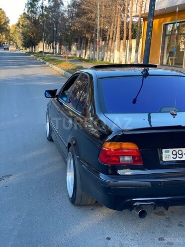 BMW 530 2000, 330,000 km - 3.0 l - Ağdaş