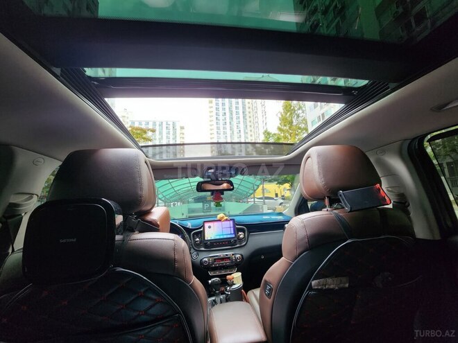 Kia Sorento-13