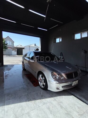 Mercedes C 180 2005, 229,000 km - 1.8 l - Quba