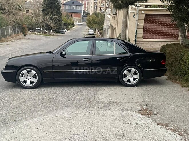 Mercedes E 270 2001, 210,388 km - 2.7 l - Bakı