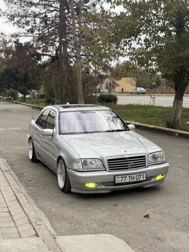 Mercedes C 240 2000, 244,000 km - 2.4 l - Yevlax