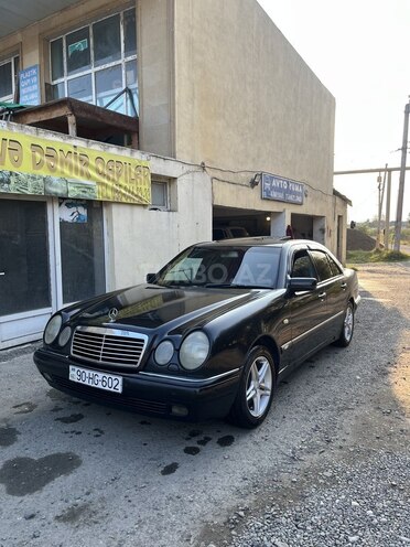 Mercedes E 280 1997, 314,523 km - 2.8 l - Qazax