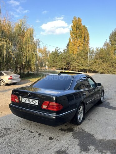 Mercedes E 280 1997, 314,523 km - 2.8 l - Qazax