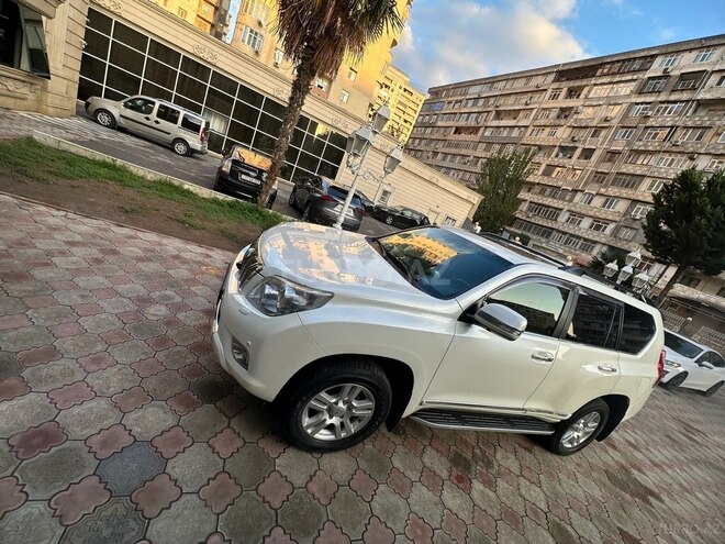 Toyota Land Cruiser Prado 2013, 194,000 km - 4.0 л - Bakı