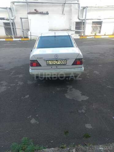 Mercedes 220 E 1997, 250,000 km - 2.2 l - Bakı