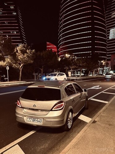 Opel Astra 2005, 245,000 km - 1.4 l - Bakı