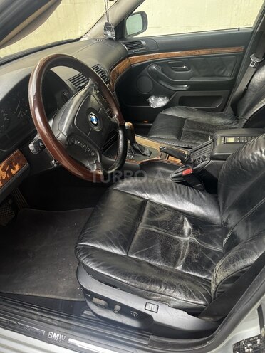BMW 528 2000, 437,000 km - 2.8 л - Bakı