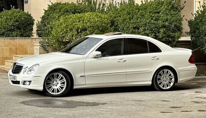 Mercedes E 320 2002, 299,000 km - 3.2 l - Bakı