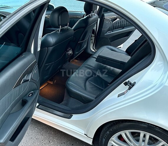 Mercedes E 320 2002, 299,000 km - 3.2 l - Bakı