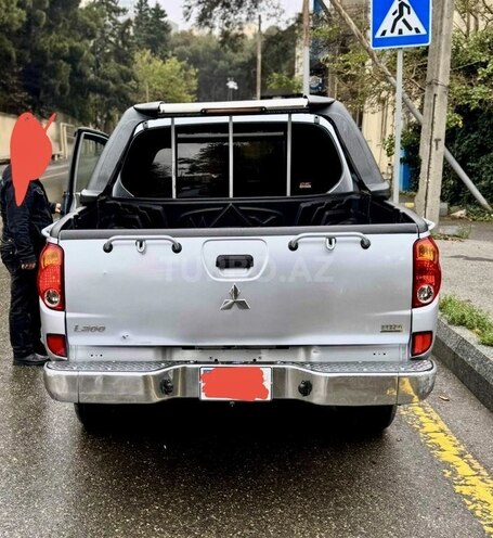 Mitsubishi L200 2011, 216,000 km - 2.5 l - Bakı