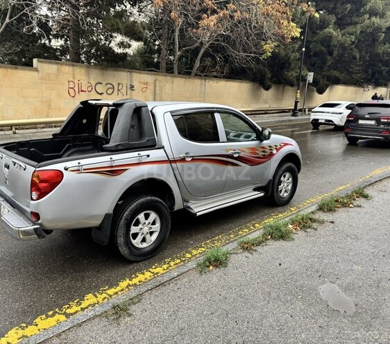 Mitsubishi L200 2011, 216,000 km - 2.5 l - Bakı