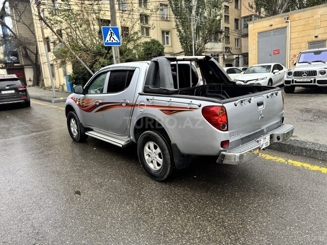 Mitsubishi L200 2011, 216,000 km - 2.5 l - Bakı