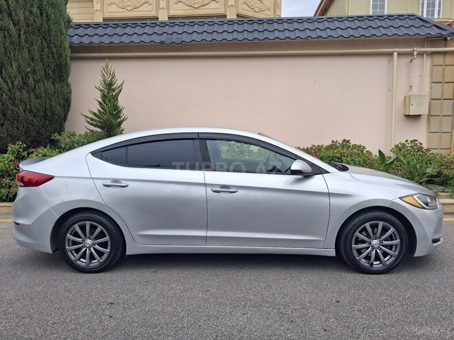 Hyundai Elantra 2018, 129,998 km - 2.0 л - Bakı