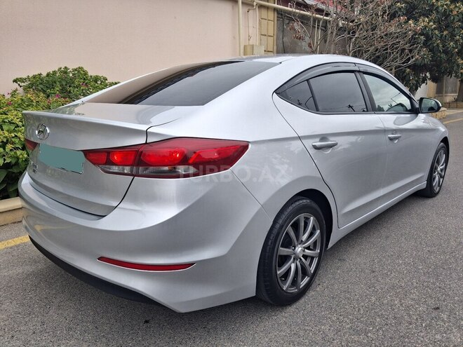 Hyundai Elantra 2018, 129,998 km - 2.0 л - Bakı