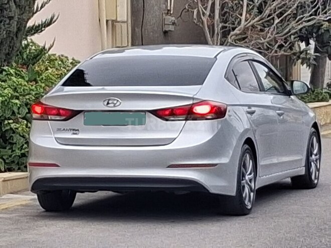 Hyundai Elantra 2018, 129,998 km - 2.0 л - Bakı