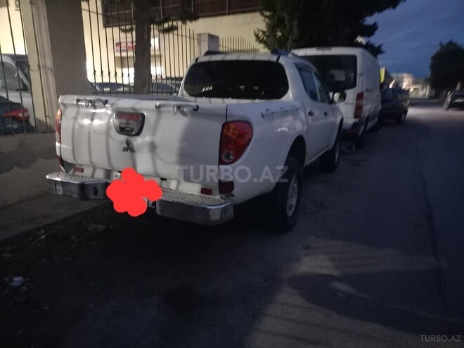 Mitsubishi L200 2013, 350,000 km - 2.5 l - Bakı