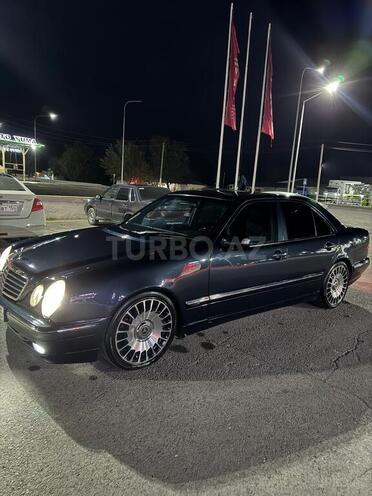 Mercedes E 320 2000, 319,000 km - 3.2 l - Mingəçevir
