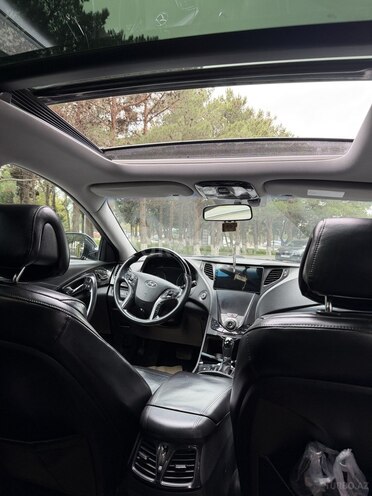 Hyundai Grandeur-9