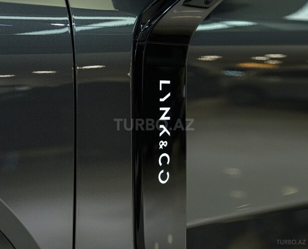 Lynk & Co 08-13