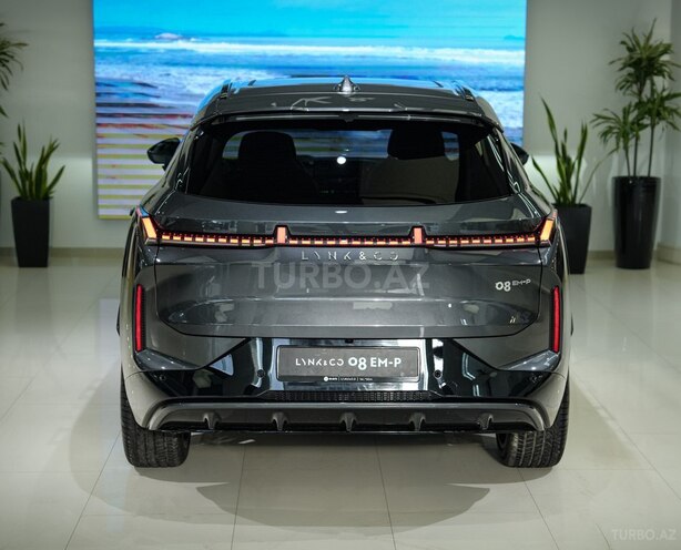 Lynk & Co 08-6