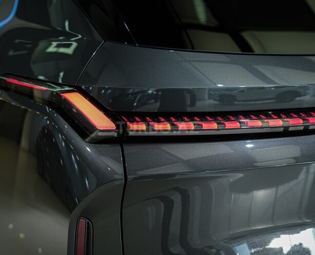 Lynk & Co 08-12