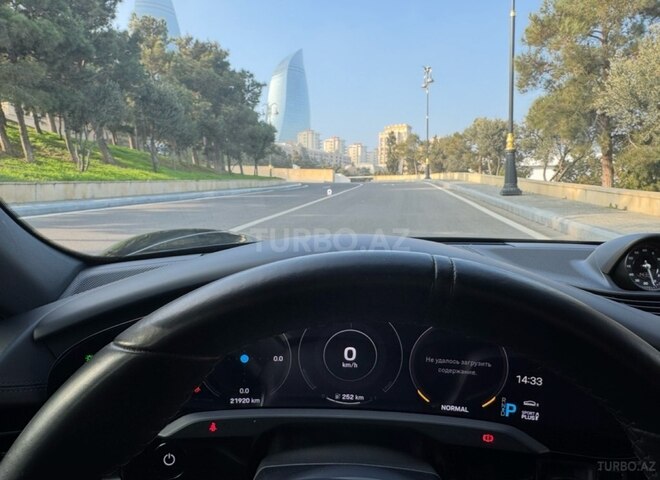 Porsche Taycan-20