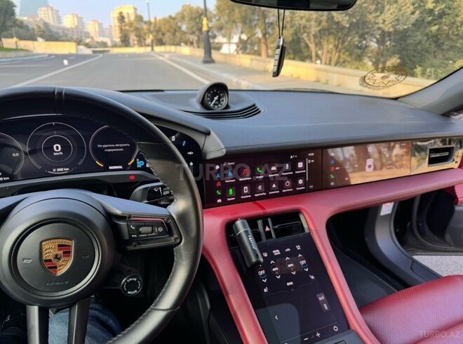 Porsche Taycan-12