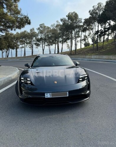 Porsche Taycan-1