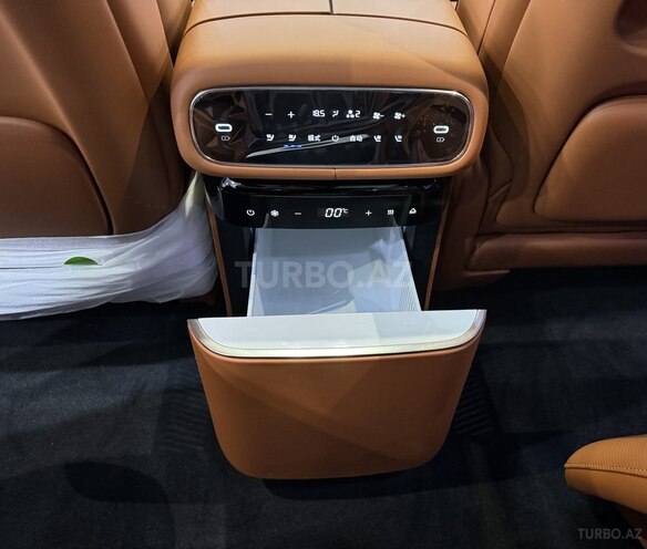 Geely Galaxy M9-17