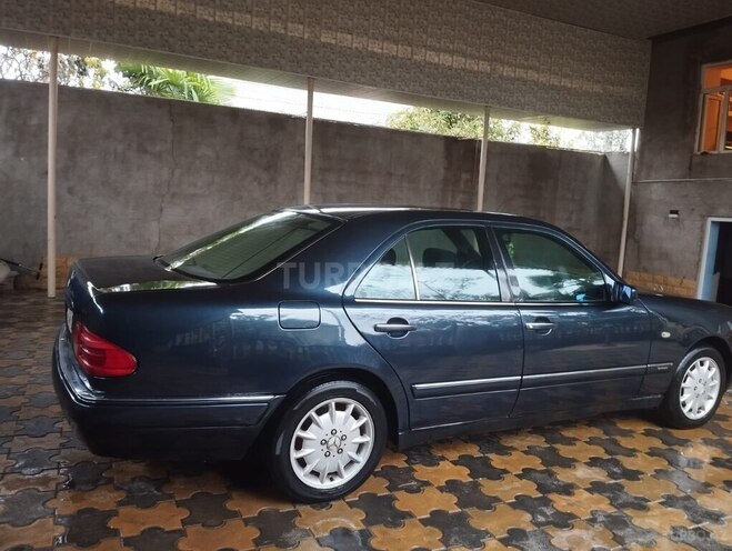 Mercedes E 230 1995, 450,000 km - 2.3 l - Bakı