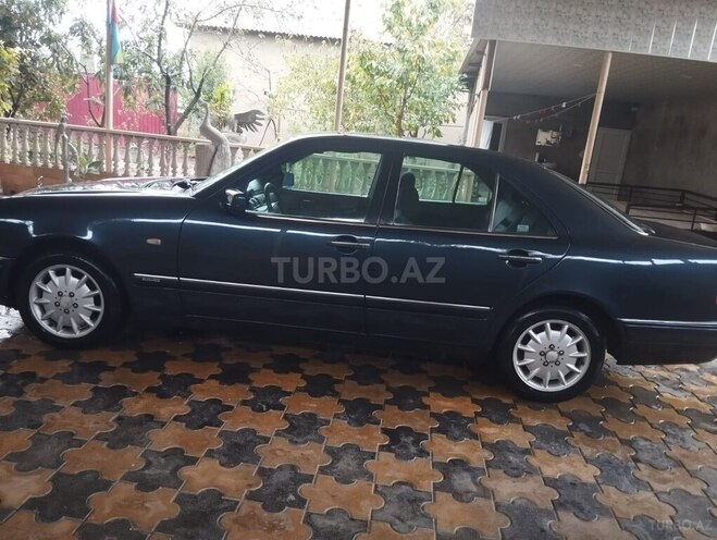 Mercedes E 230 1995, 450,000 km - 2.3 l - Bakı