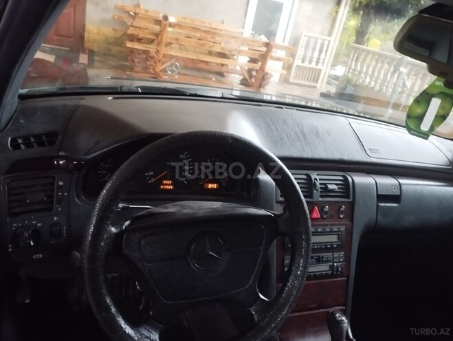 Mercedes E 230 1995, 450,000 km - 2.3 l - Bakı