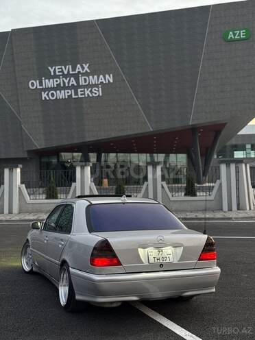 Mercedes C 240 2000, 244,000 km - 2.4 l - Yevlax