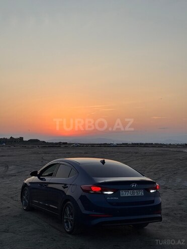 Hyundai Elantra 2018, 150,000 km - 2.0 л - Bakı
