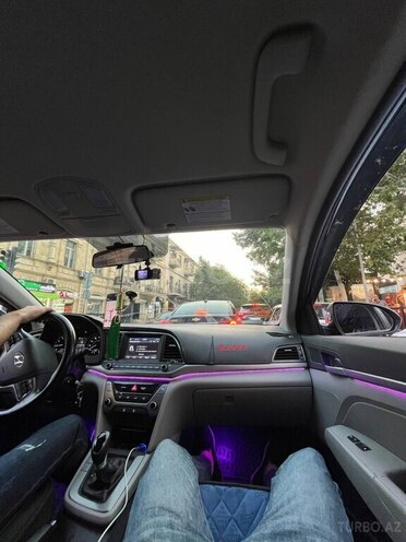 Hyundai Elantra 2018, 150,000 km - 2.0 л - Bakı