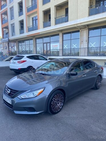 Nissan Altima-3