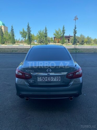 Nissan Altima-6
