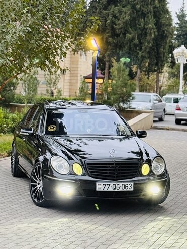 Mercedes E 300-1