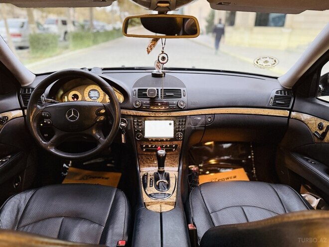Mercedes E 300-15