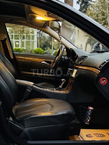 Mercedes E 300-18