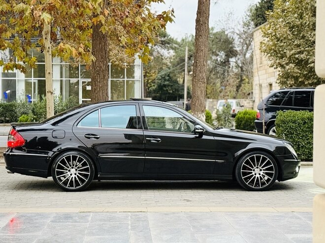 Mercedes E 300-13