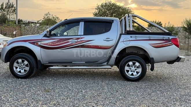Mitsubishi L200 2007, 290,000 km - 2.5 l - Gəncə