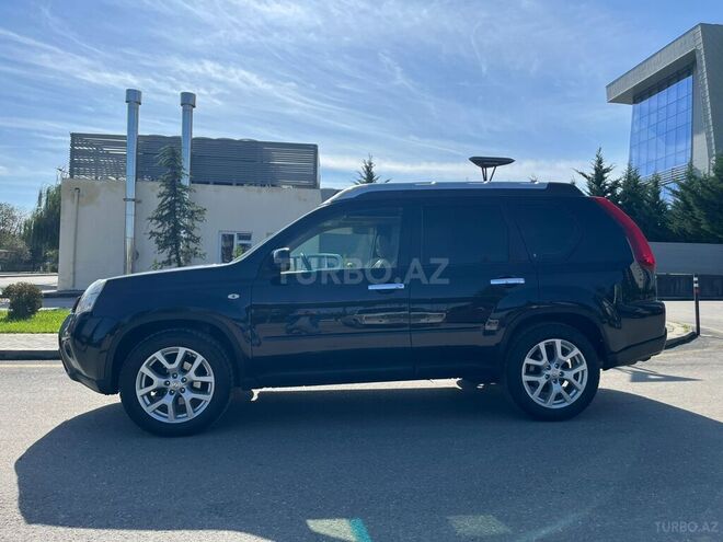 Nissan X-Trail 2013, 145,000 km - 2.5 л - Quba