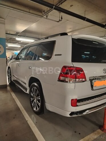 Toyota Land Cruiser-4
